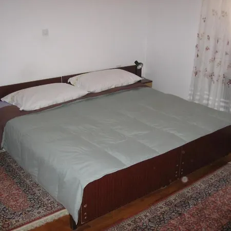 Apartment Charmantes In Mit Grosser Terrasse Novi Vinodolski